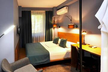 Стандартный двухместный номер с 1 кроватью в Отеле Elle Boutique Hotel